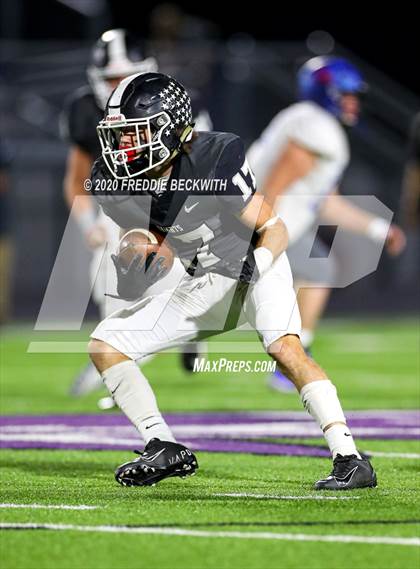 Thumbnail 3 in Wolfe City @ Lindsay (UIL 2A D1 Bi-District) photogallery.