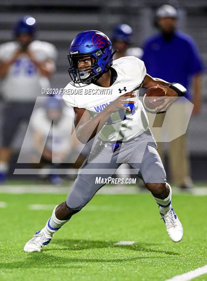 Thumbnail 1 in Wolfe City @ Lindsay (UIL 2A D1 Bi-District) photogallery.
