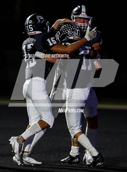 Thumbnail 3 in Wolfe City @ Lindsay (UIL 2A D1 Bi-District) photogallery.
