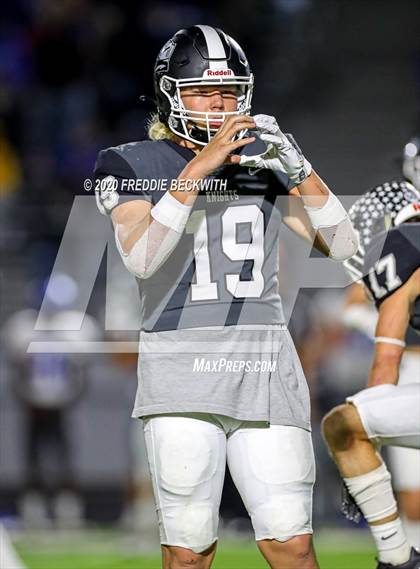 Thumbnail 2 in Wolfe City @ Lindsay (UIL 2A D1 Bi-District) photogallery.