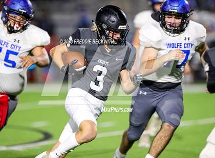 Thumbnail 1 in Wolfe City @ Lindsay (UIL 2A D1 Bi-District) photogallery.