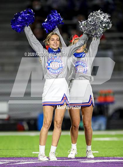 Thumbnail 1 in Wolfe City @ Lindsay (UIL 2A D1 Bi-District) photogallery.