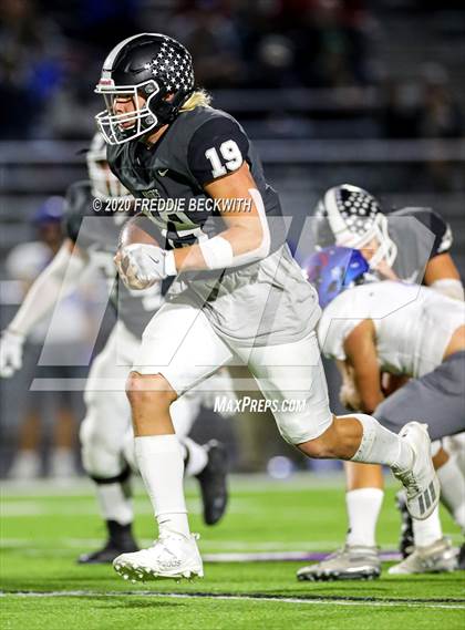 Thumbnail 1 in Wolfe City @ Lindsay (UIL 2A D1 Bi-District) photogallery.