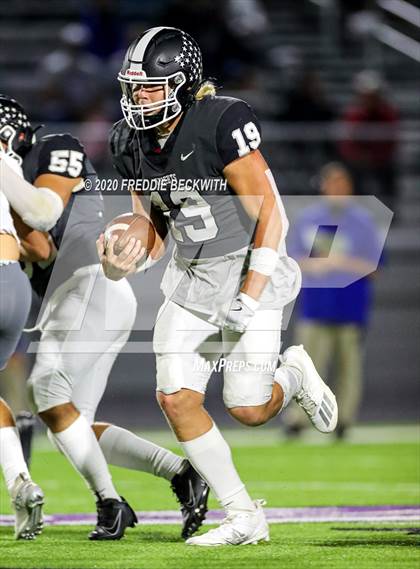 Thumbnail 1 in Wolfe City @ Lindsay (UIL 2A D1 Bi-District) photogallery.