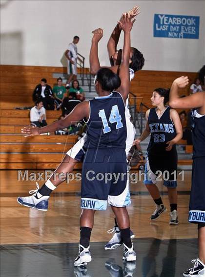 Thumbnail 1 in Sam Rayburn vs. Cy-Ridge (McDonald's Texas Invitational) photogallery.