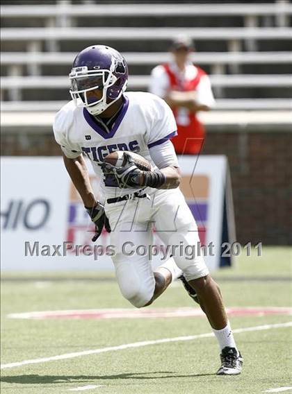 Thumbnail 1 in Pickerington Central vs. Archbishop Moeller (Skyline Chili Crosstown Showdown) photogallery.