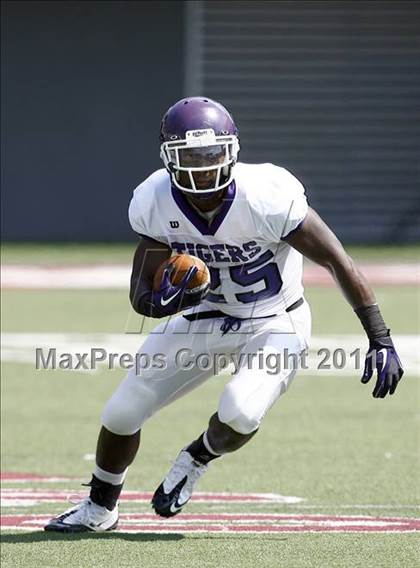 Thumbnail 2 in Pickerington Central vs. Archbishop Moeller (Skyline Chili Crosstown Showdown) photogallery.