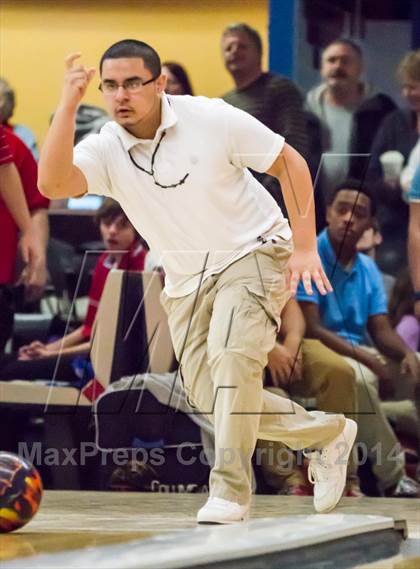 Thumbnail 2 in CIAC Bowling Championships photogallery.