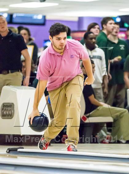Thumbnail 1 in CIAC Bowling Championships photogallery.