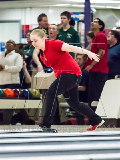 Thumbnail 2 in CIAC Bowling Championships photogallery.