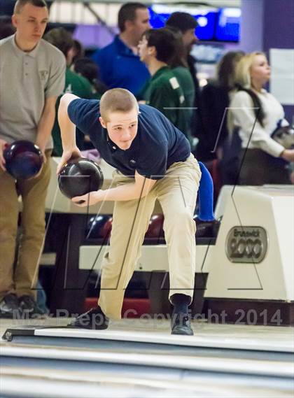 Thumbnail 1 in CIAC Bowling Championships photogallery.