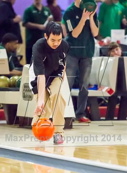 Thumbnail 3 in CIAC Bowling Championships photogallery.
