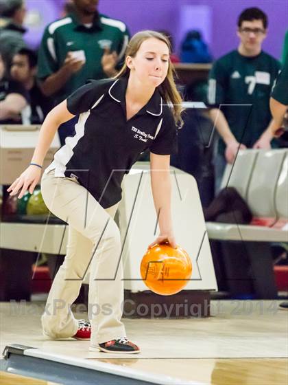 Thumbnail 3 in CIAC Bowling Championships photogallery.
