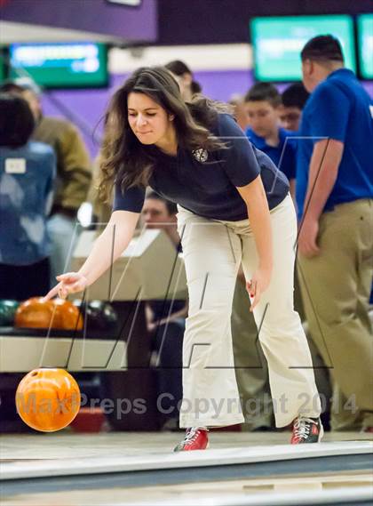 Thumbnail 2 in CIAC Bowling Championships photogallery.