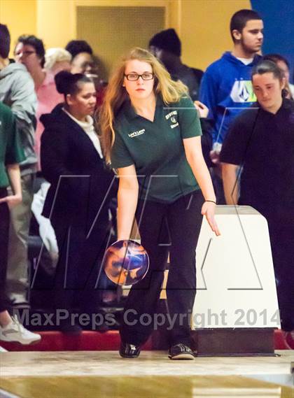 Thumbnail 2 in CIAC Bowling Championships photogallery.