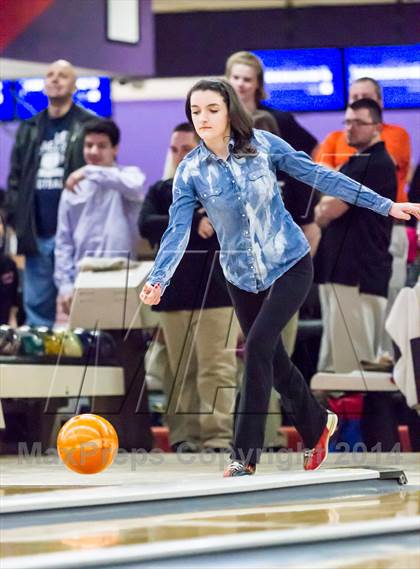 Thumbnail 2 in CIAC Bowling Championships photogallery.