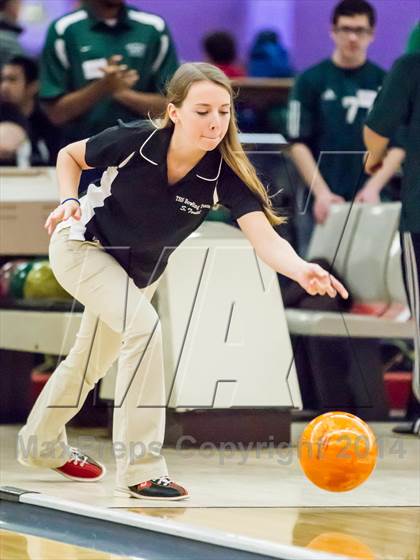 Thumbnail 1 in CIAC Bowling Championships photogallery.