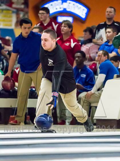 Thumbnail 2 in CIAC Bowling Championships photogallery.