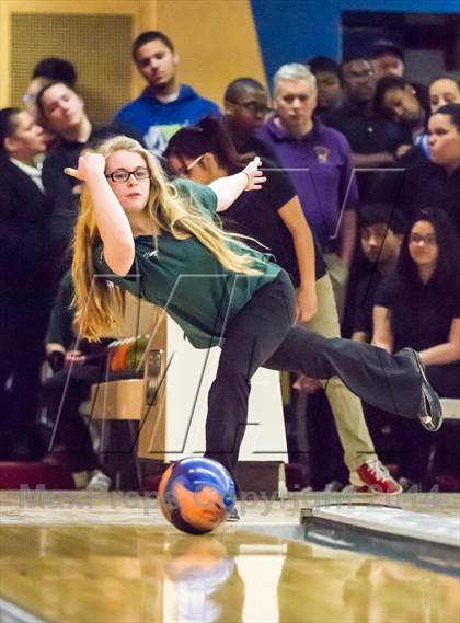 Thumbnail 1 in CIAC Bowling Championships photogallery.
