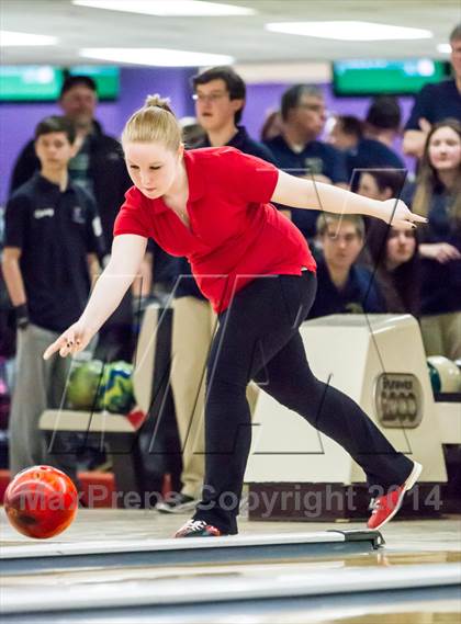 Thumbnail 2 in CIAC Bowling Championships photogallery.