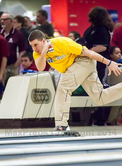 Thumbnail 2 in CIAC Bowling Championships photogallery.