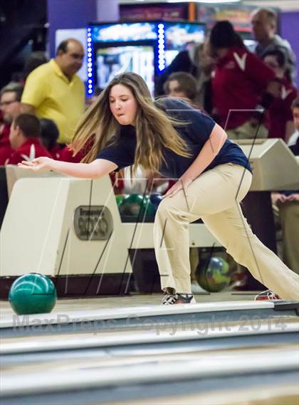 Thumbnail 1 in CIAC Bowling Championships photogallery.