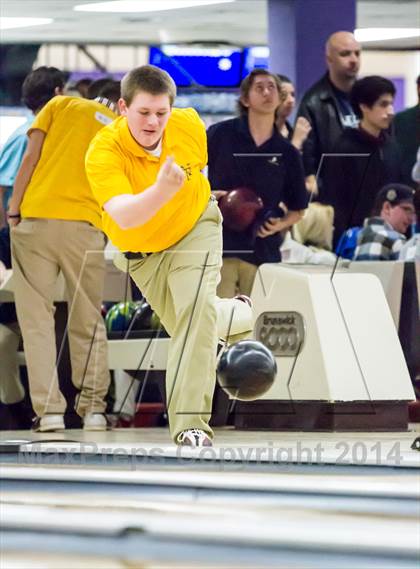 Thumbnail 3 in CIAC Bowling Championships photogallery.
