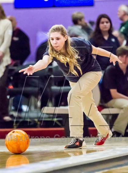 Thumbnail 1 in CIAC Bowling Championships photogallery.