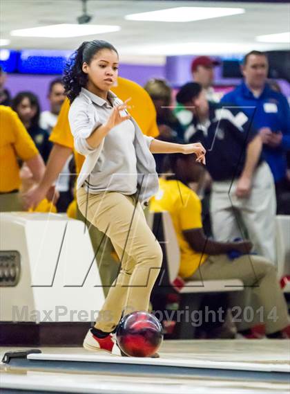 Thumbnail 3 in CIAC Bowling Championships photogallery.