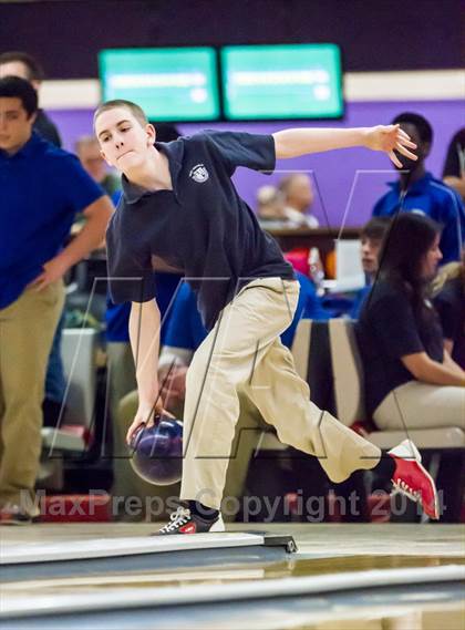 Thumbnail 1 in CIAC Bowling Championships photogallery.