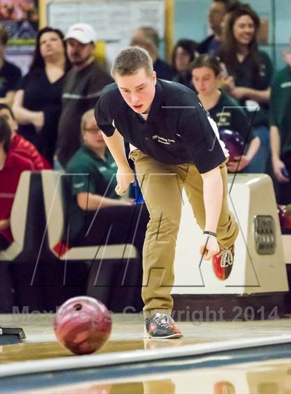 Thumbnail 1 in CIAC Bowling Championships photogallery.