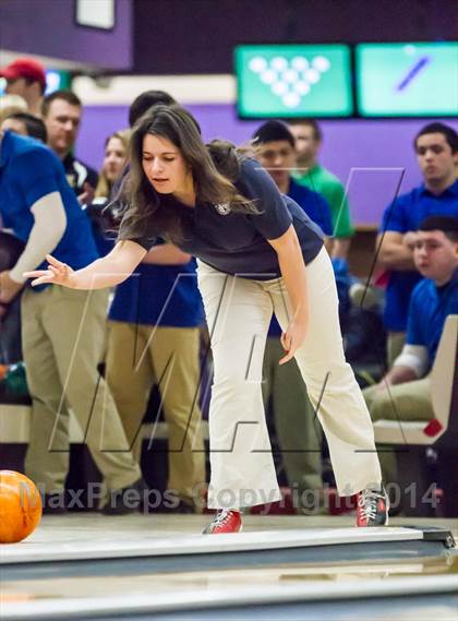 Thumbnail 1 in CIAC Bowling Championships photogallery.