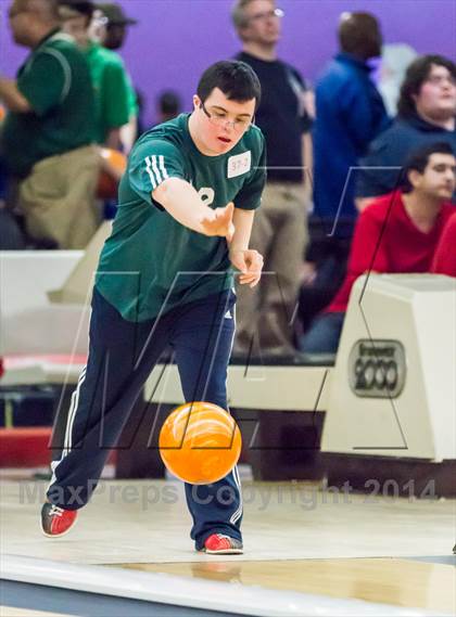 Thumbnail 2 in CIAC Bowling Championships photogallery.