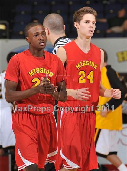 Thumbnail 3 in Ventura vs. Mission Viejo (CIF SS 2AA Final) photogallery.