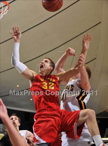 Thumbnail 3 in Ventura vs. Mission Viejo (CIF SS 2AA Final) photogallery.