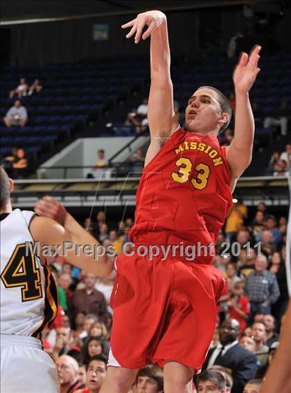 Thumbnail 2 in Ventura vs. Mission Viejo (CIF SS 2AA Final) photogallery.