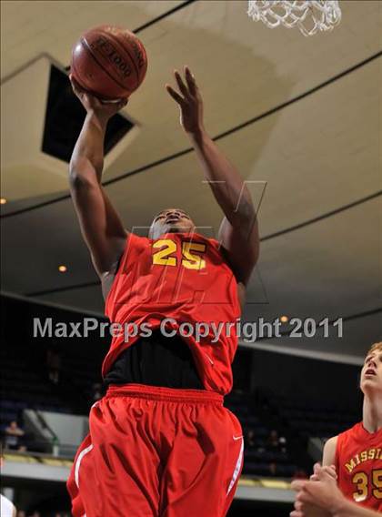 Thumbnail 1 in Ventura vs. Mission Viejo (CIF SS 2AA Final) photogallery.