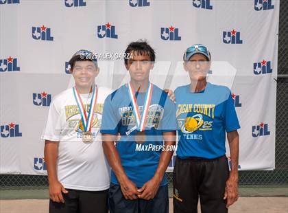 Thumbnail 3 in UIL Tennis 1A & 2A Boys Finals (Awards) photogallery.