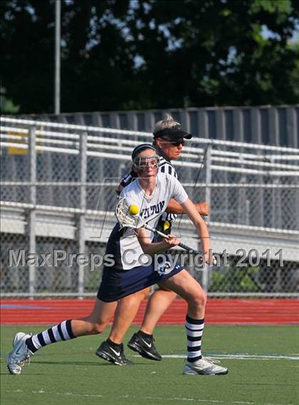 Thumbnail 2 in Darien vs. Wilton (FCIAC Final) photogallery.