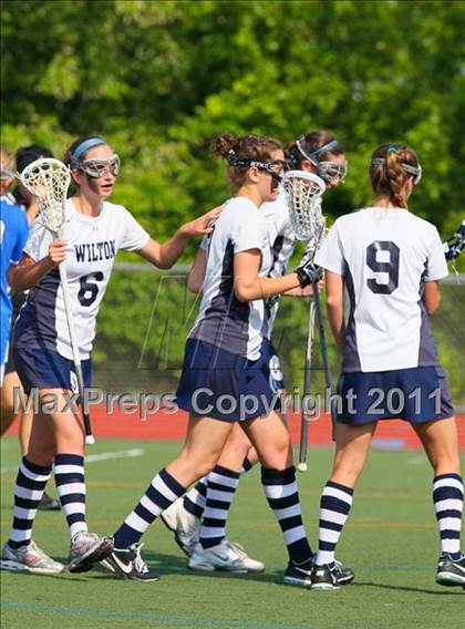 Thumbnail 3 in Darien vs. Wilton (FCIAC Final) photogallery.