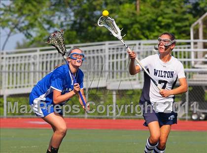 Thumbnail 2 in Darien vs. Wilton (FCIAC Final) photogallery.