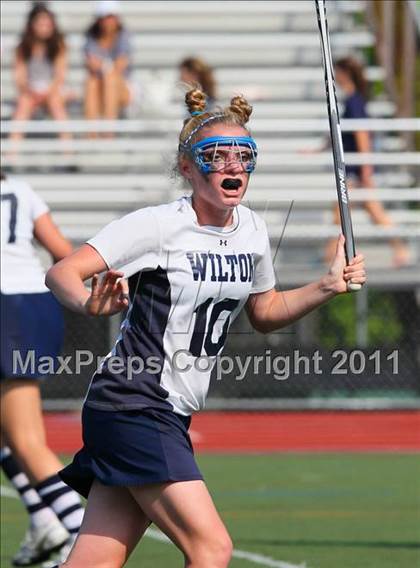 Thumbnail 3 in Darien vs. Wilton (FCIAC Final) photogallery.