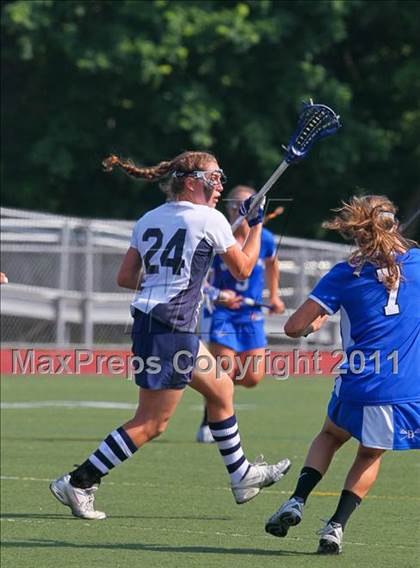 Thumbnail 2 in Darien vs. Wilton (FCIAC Final) photogallery.