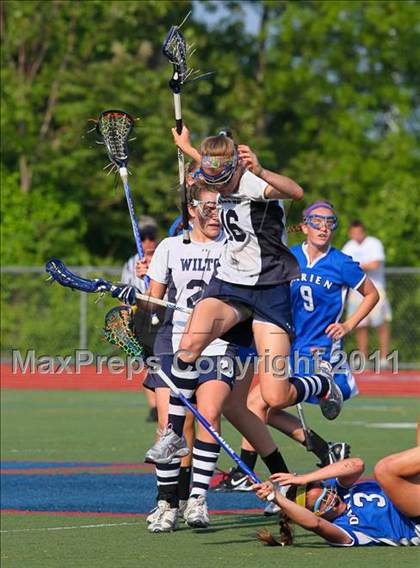 Thumbnail 3 in Darien vs. Wilton (FCIAC Final) photogallery.