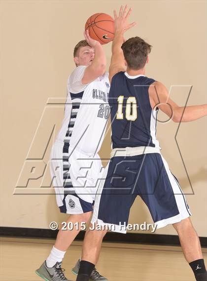 Thumbnail 3 in Glacier Peak vs. St. John Bosco (MaxPreps Holiday Classic) photogallery.