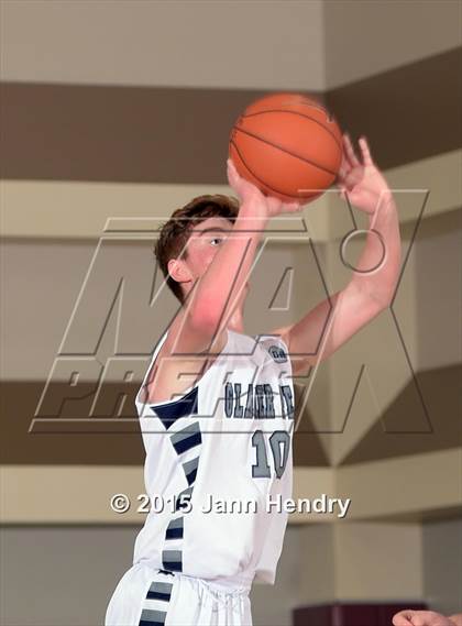 Thumbnail 3 in Glacier Peak vs. St. John Bosco (MaxPreps Holiday Classic) photogallery.