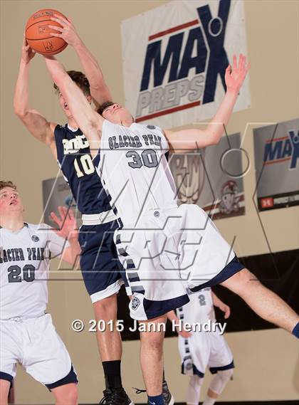 Thumbnail 2 in Glacier Peak vs. St. John Bosco (MaxPreps Holiday Classic) photogallery.