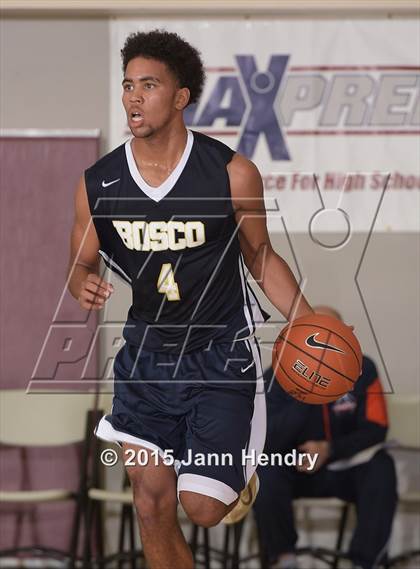 Thumbnail 3 in Glacier Peak vs. St. John Bosco (MaxPreps Holiday Classic) photogallery.
