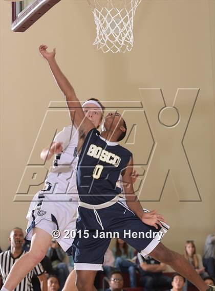 Thumbnail 2 in Glacier Peak vs. St. John Bosco (MaxPreps Holiday Classic) photogallery.
