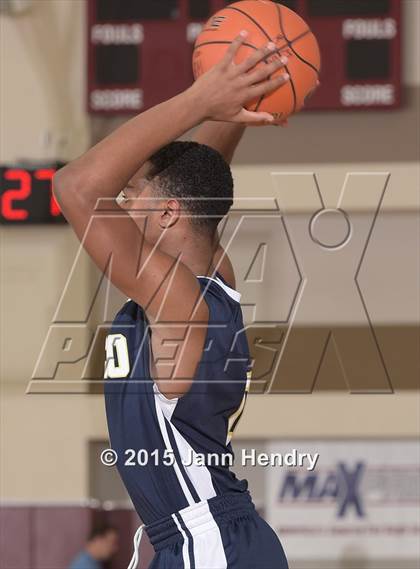 Thumbnail 2 in Glacier Peak vs. St. John Bosco (MaxPreps Holiday Classic) photogallery.